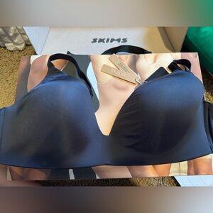 SKIMS Wireless Form T-Shirt Demi Bra – 40DD – Black Onyx – NWT
